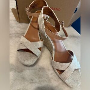 Lucky Brand Women's Ivory Wedge Sandals. Size 9